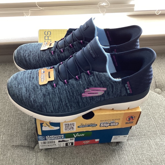 Skechers Women's Slip-ins: Summits - Dazzling Haze Casual Sneakers, size 9 W - Picture 12 of 13